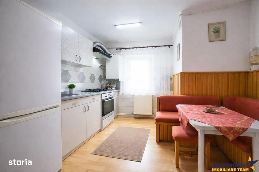 Apartament cu 3 camere decomandat, mobilat în Lenin