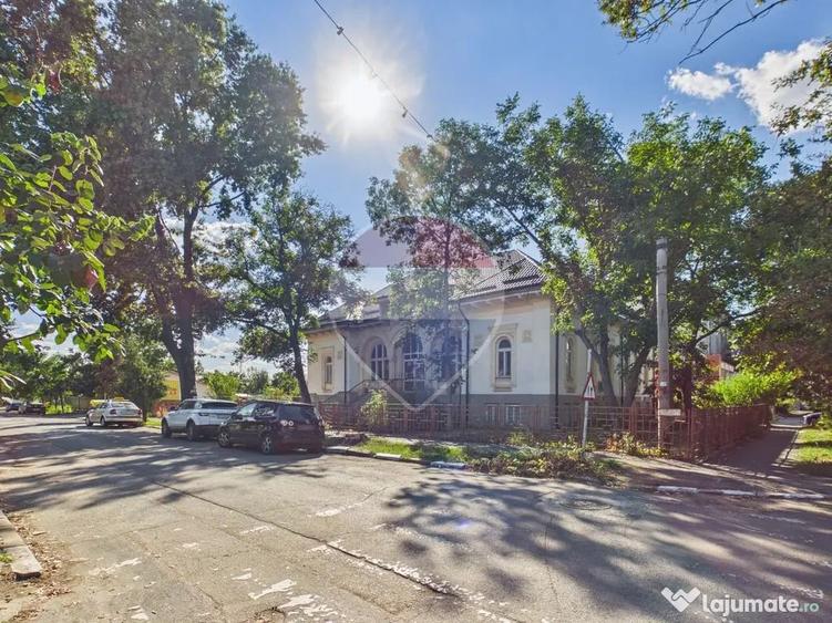 Casă cu 3 camere cu Teren 414 Mp în Central