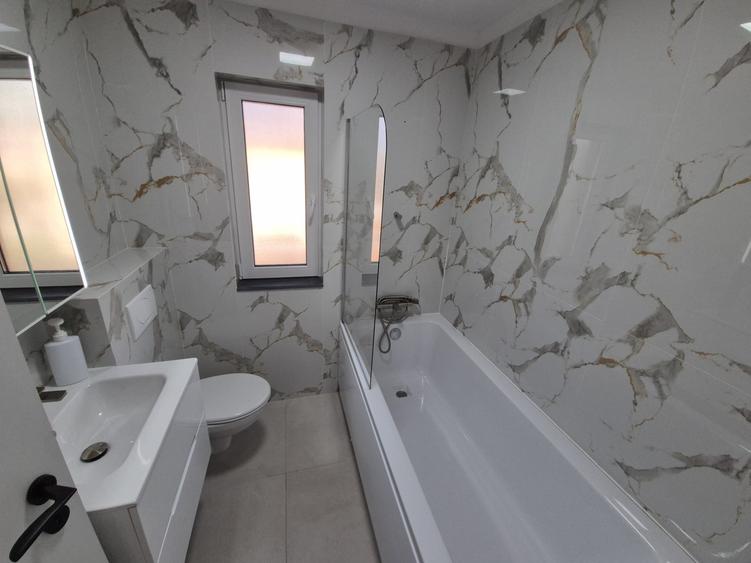 Duplex cu 5 camere cu Canalizare în Gilău