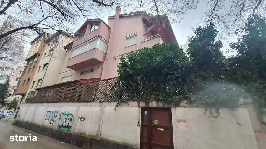 Casă cu Teren 355 Mp în Basarabia