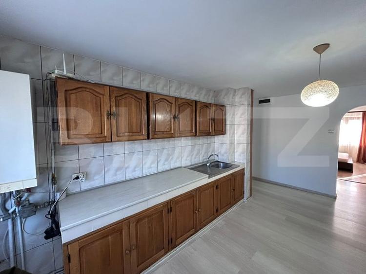 Apartament cu 4 camere decomandat, mobilat în Lăpuș