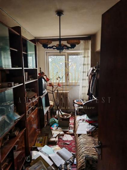 Apartament cu 4 camere decomandat în Dorobanți