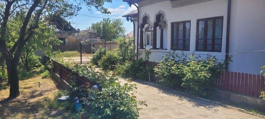 Casă individuală cu 4 camere cu Canalizare în Teasc