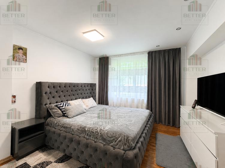 Apartament cu 4 camere decomandat în Central