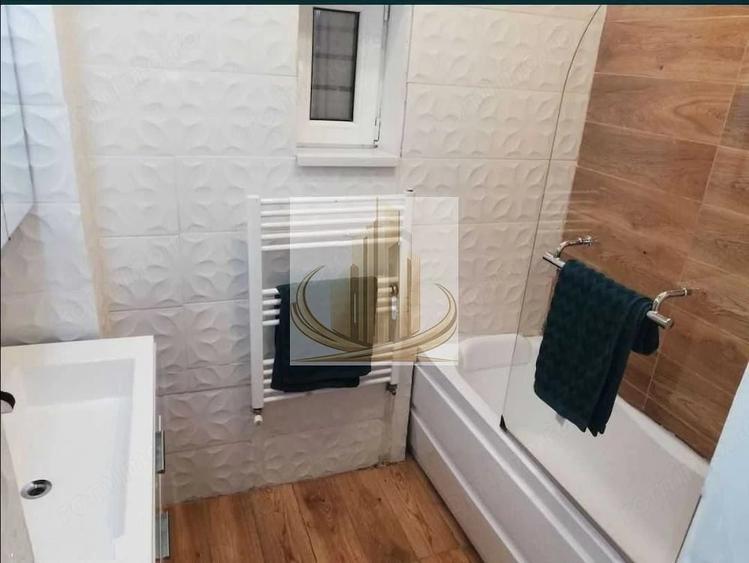 Apartament cu 3 camere semidecomandat în Traian