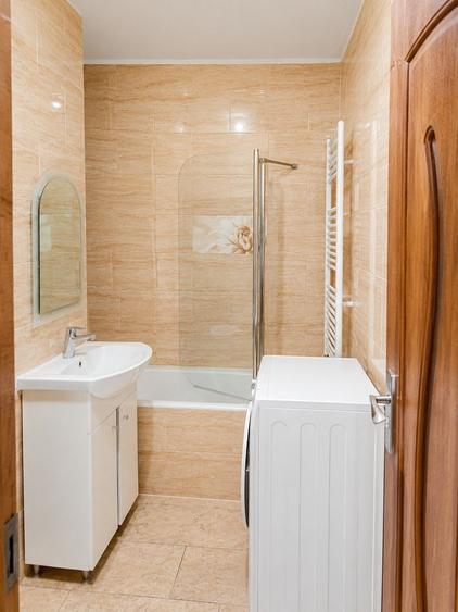 Apartament cu 2 camere semidecomandat în Satu Nou