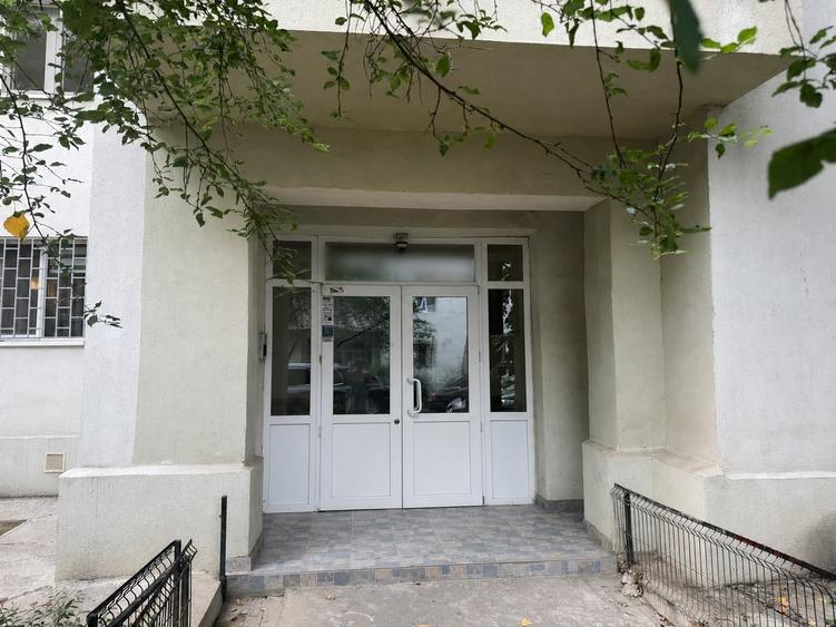 Apartament 4 camere de vanzare zona Doamna Ghica - 2