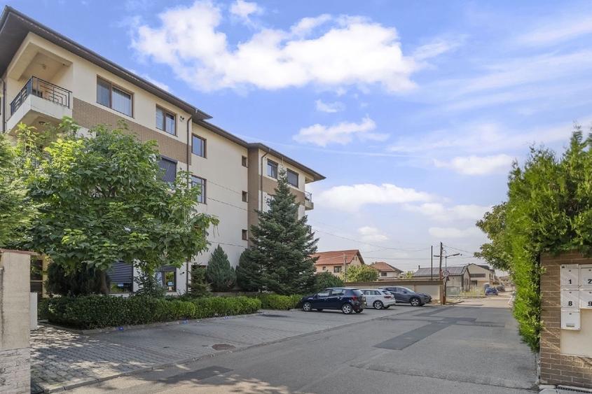 Apartament cu 3 camere decomandat, mobilat în Central
