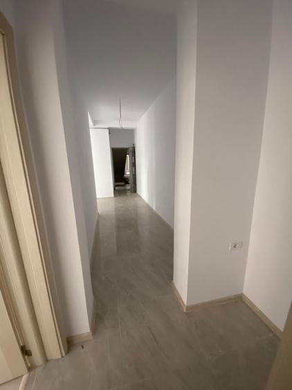 Apartament cu 2 camere semidecomandat în Girocului