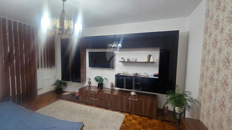 Apartament 3 camere în zona PIATA 14 IULIE - 8