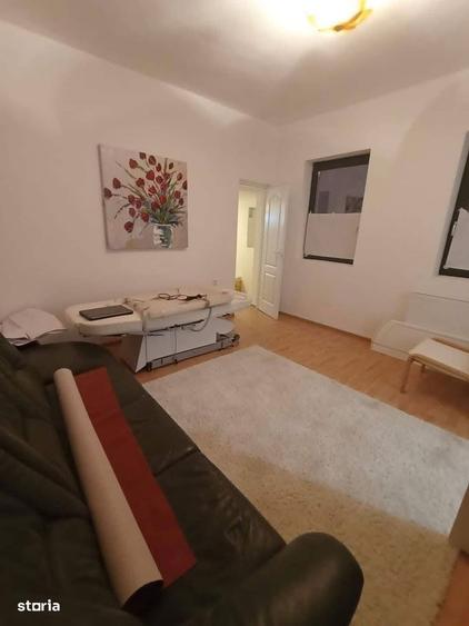 De vanzare casa cu 4 camere in Roman, teren de 1.340 mp, 105.000euro - 1