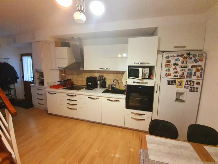 De v&acirc;nzare casă &icirc;n zona Bălcescu - 10