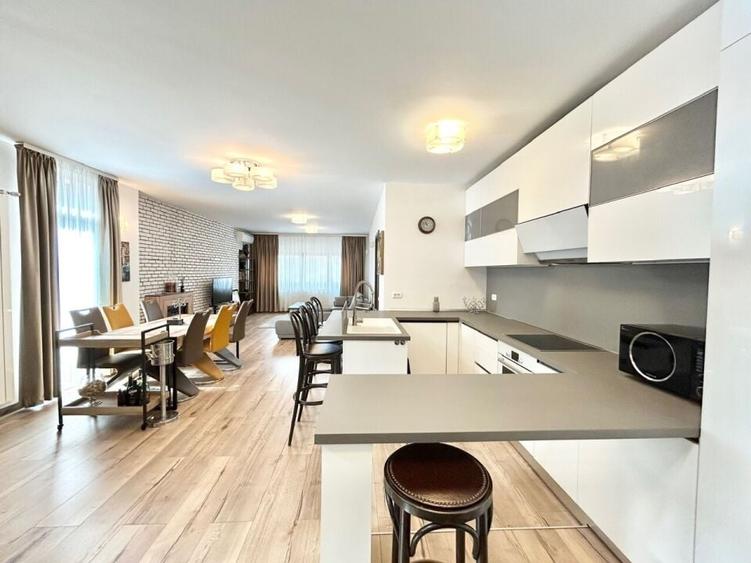 Penthouse with a generous terrace, with a superb view of Herastrau Park - 11