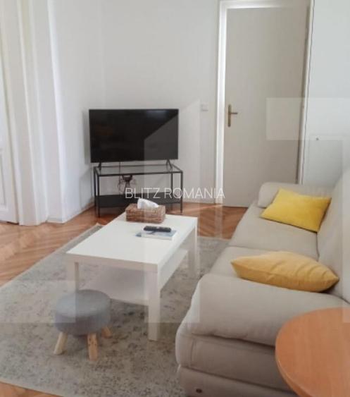 Apartament de vanzare, cu 2 camere, 80 mp, renovat, curte co Apartament de vanzare, cu 2 camere, 80 mp, renovat, curte co