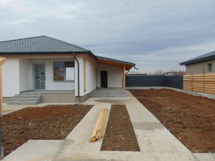 FARA COMISIOANE casa 3 camere PARTER + pod terasa camera tehnica LA CHEIE - 3