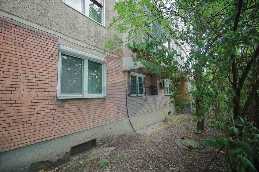 Apartament cu 3 camere de vanzare, in zona Rogerius - 12