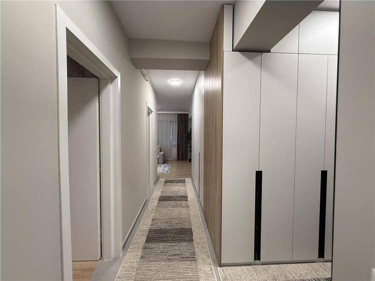 2 CAM , CENTRU PODU ROS PALAS , LUX - 5