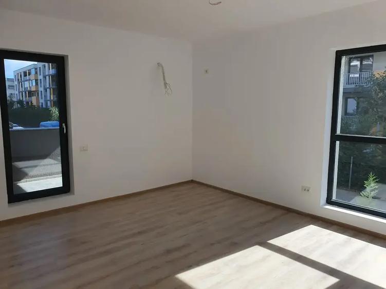 Apartament cu 2 camere decomandat în Titan
