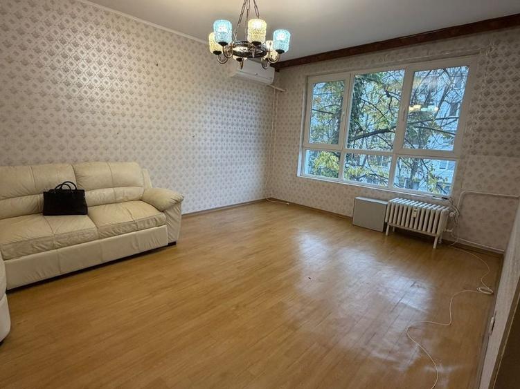 Ozana,Buhusi,Metrou 1 Decembrie 1918,et.2/4,DECOMANDAT,parcare,centrala,Liber - 5