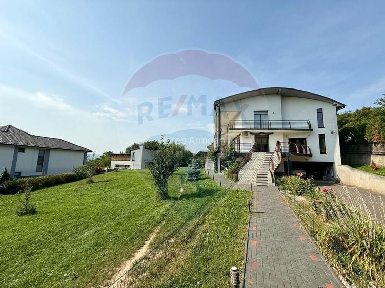 Casa individuala cu teren generos - Dambul Rotund, str. Odobesti