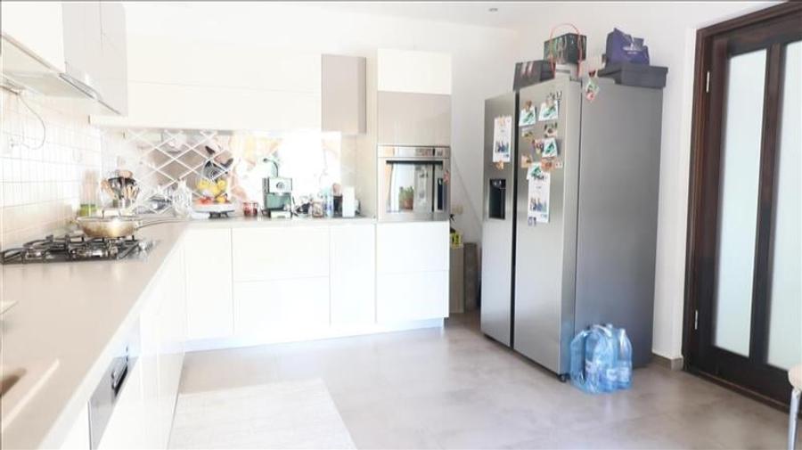 Vila individuala in Barnova 3 camere, 1000 mp teren, curte superba amenajata, ga - 6