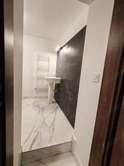 PF, vand acest apartament generos in Piata Mihai Viteazu - 8