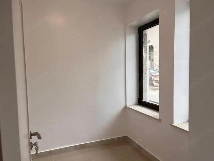 Afacerea ta merita locatia perfectaspatiu stradal, modern in Bucovat - 13