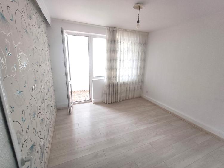 Vanzare  3 camere - Imobiliare MAXICONFORT - 4