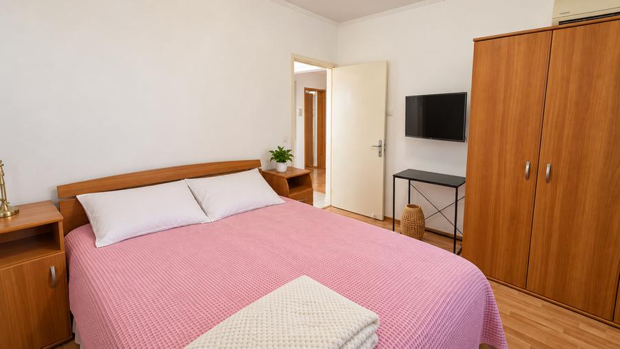 Apartament cu 2 camere decomandat în Berceni