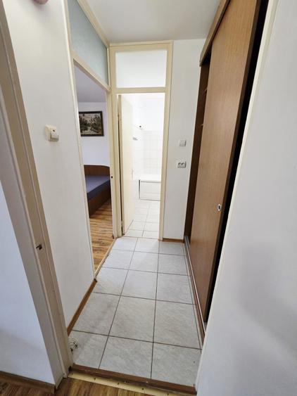 Apartament 2 camere decomandat, mobilat si utilat, zona 9 Mai - 6