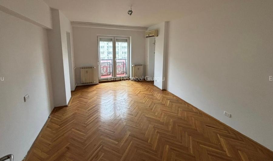 Oportunitate de achizitie pe Bulevardul DECEBAL,in imobil 1995,monolit,stradal