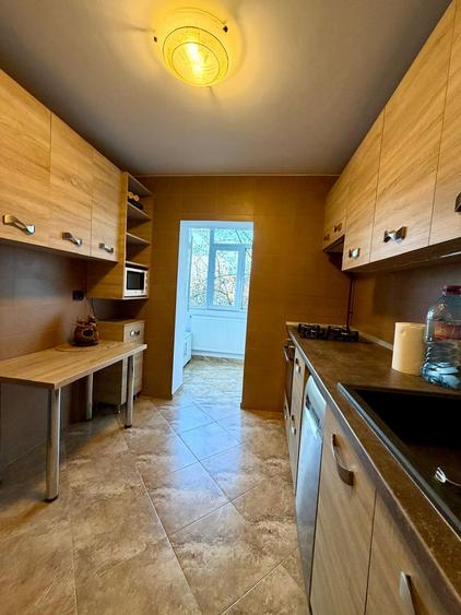 Apartament cu 3 camere decomandat | Parcare inclusă | Galata - 7