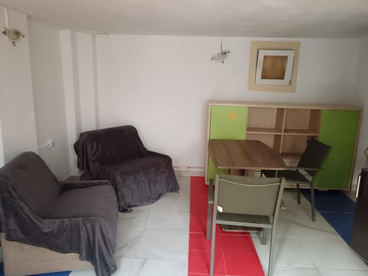 Inchiriez apartament 2 camere in imobil cu 4 apartamente - 6