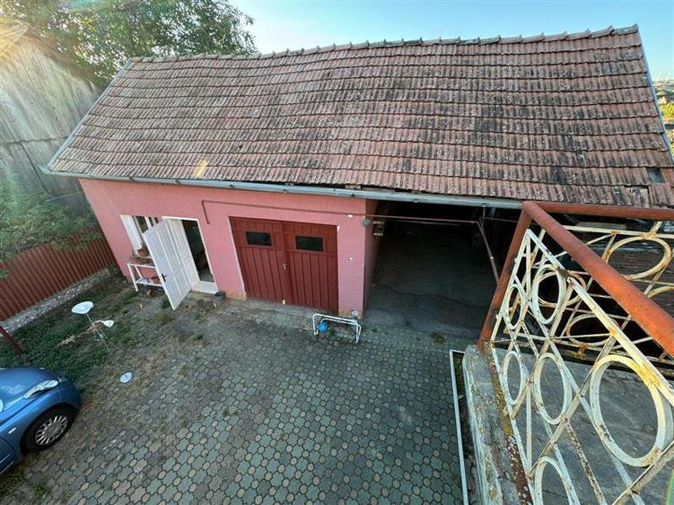 Casa independenta , vintage de vanzare , 300 mp cu teren de 1493 mp Sancrariul d - 19