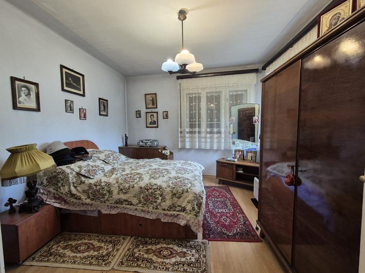 Marriott, vanzare casa si teren 388mp. - 10