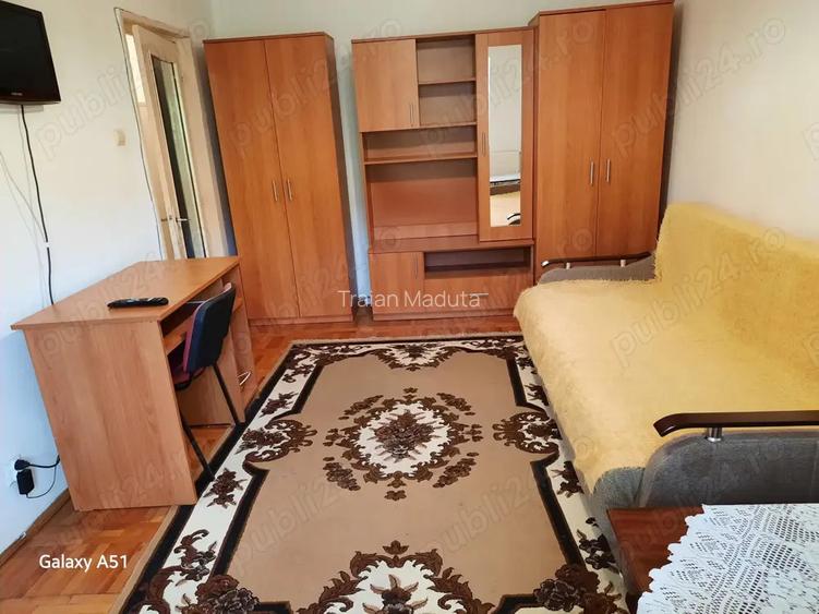 Proprietr, inchiriez garsoniera 32mp, central, confort 1,etaj 3, balcon, complet utilat. Tel. 0722.3 Proprietr, inchiriez garsoniera 32mp, central, confort 1,etaj 3, balcon, complet utilat. Tel. 0722.3