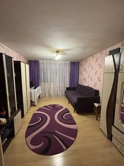 Apartament cu 2 camere, decomandat, etaj 1/4, zona Podu Ros - 1