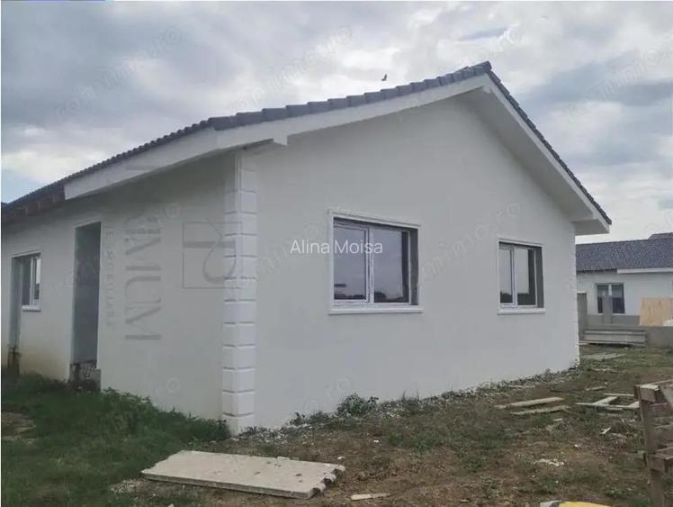 Duplex pe plan - 2 fronturi stradale - personalizare interioara - canalizare Duplex pe plan - 2 fronturi stradale - personalizare interioara - canalizare