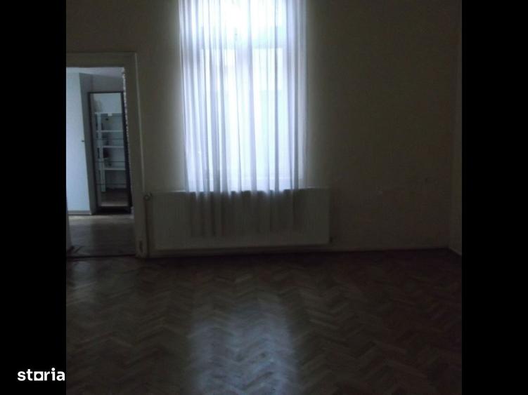 Casa deosebita amplasata central - 6