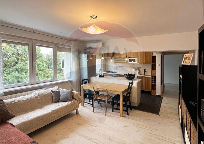 Vanzare apartament spatios,  3 camere - Metrou 1Mai - 4