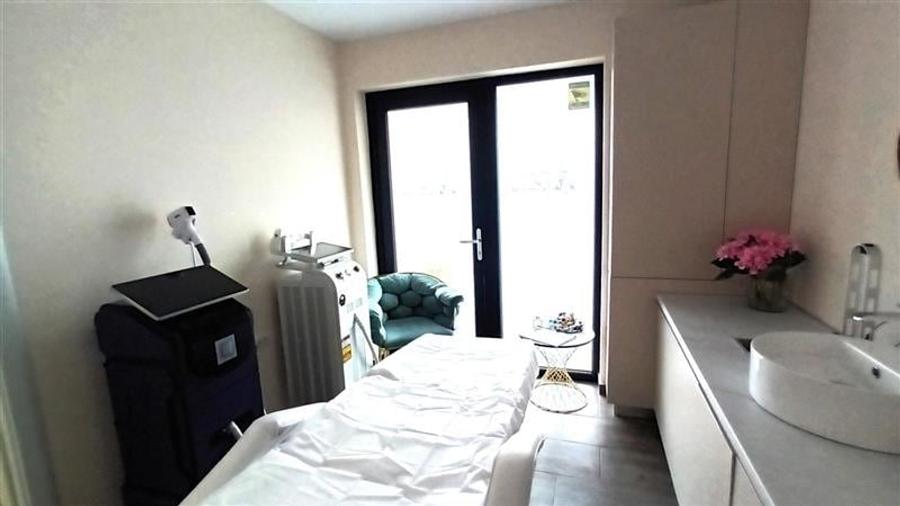 Spatiu 100 mp,ideal cabinete medicale,3 cai de acces,curent trifazic,Tractorul,B - 12