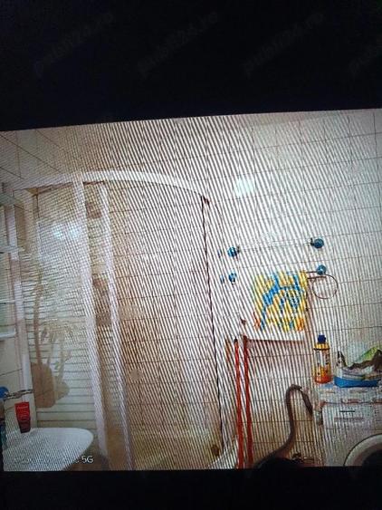 Se ofera spre inchiriere un apartament spatios cu 2 camere,decomandat,etaj 1 - 5