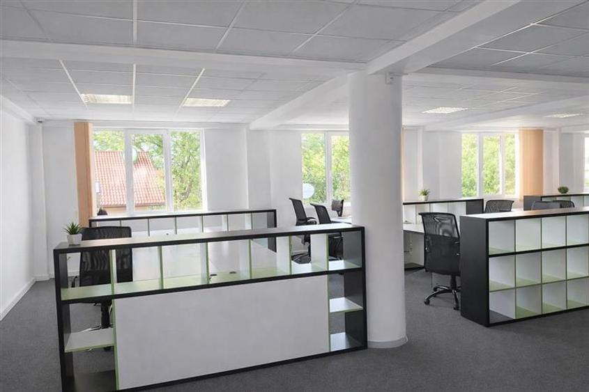 Spatiu,  configurat pe trei niveluri, Central, Brasov - 1