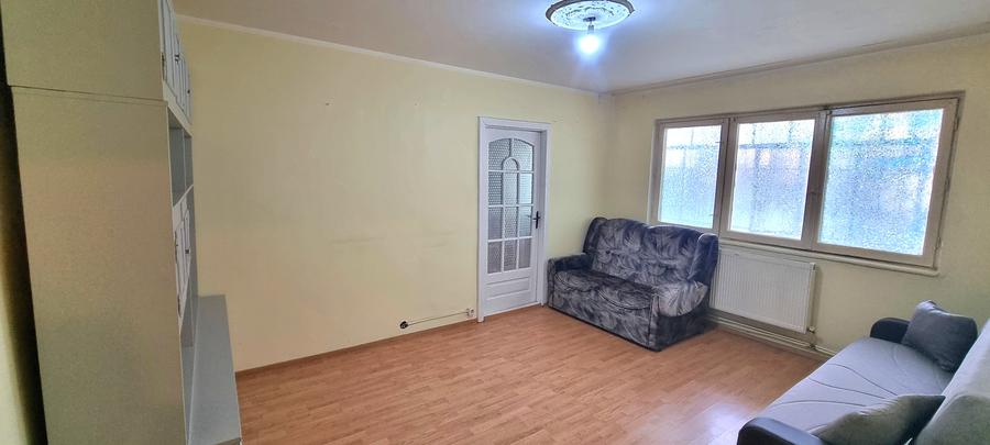 Apartament cu 2 camere, Complexul Studențesc, parter - 5