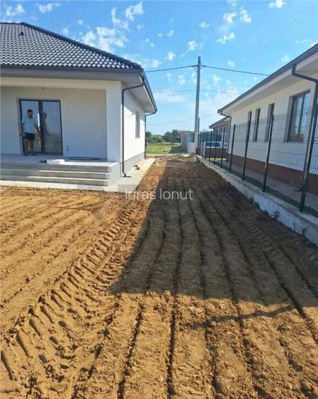 RECO, casa la alb, la 5 minute de Oradea, Cartierul Grigores