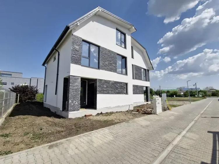 Casa 5 Camere Otopeni | Mansarda Spatioasa | Toate Facilitatile - 2