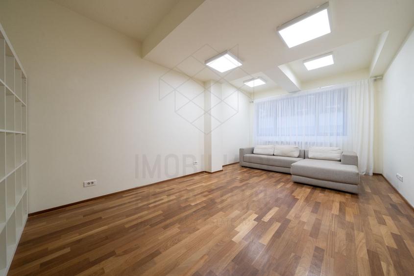 Apartament cu 3 camere decomandat în Șoseaua Nordului