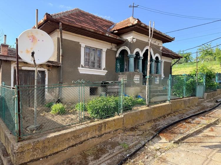 Casă cu 4 camere în Țigănași