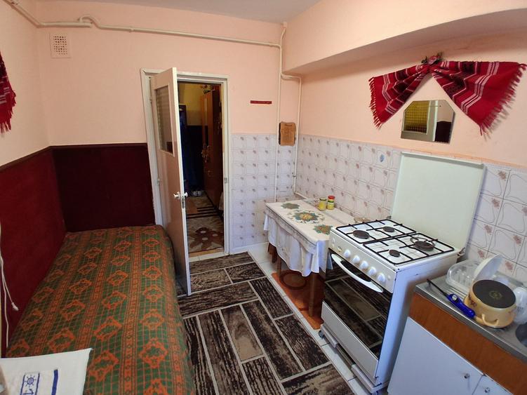 PACURARI OMV 3 CAMERE DECOMANDAT ET.3  70 MP BLOC 1985     COD 160597 - 5