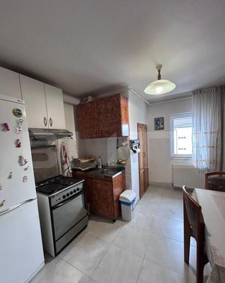 Apartament cu 2 camere, 55 mp, decomandat, zona Stefan cel M - 4